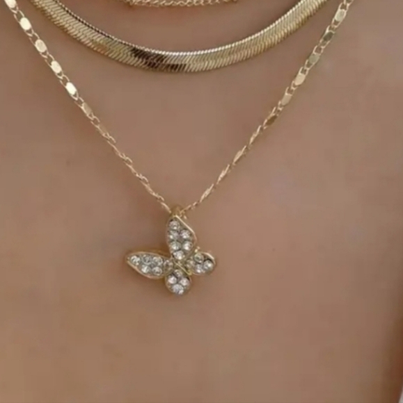 Jewelry - Necklace layers gold plated with pendant 🐻 🧸🧸